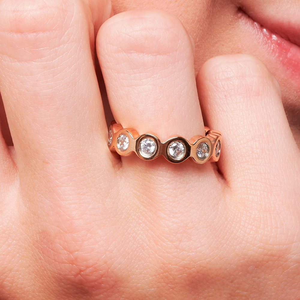 Prsten u boji roze zlata sa okruglim cirkonima 19